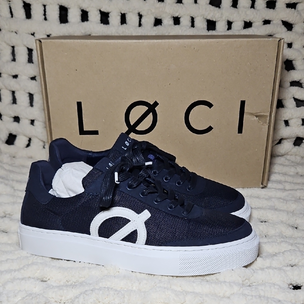 LØCI Fashion Navy Sneakers with Logo